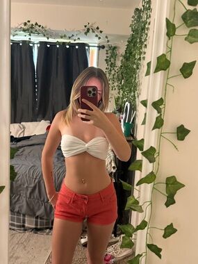 Coral lowrise/midrise Roxy shorts